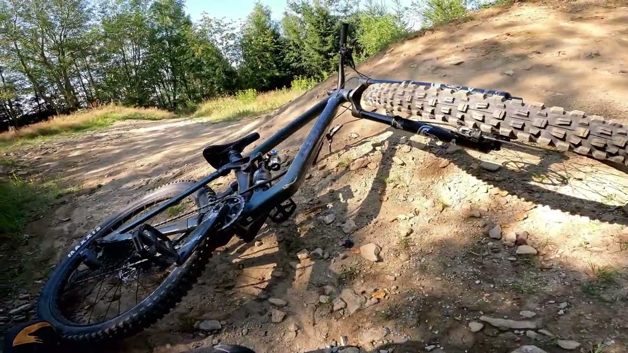 Testing my NEW back protector! (I actually needed it...) | Geisskopf 