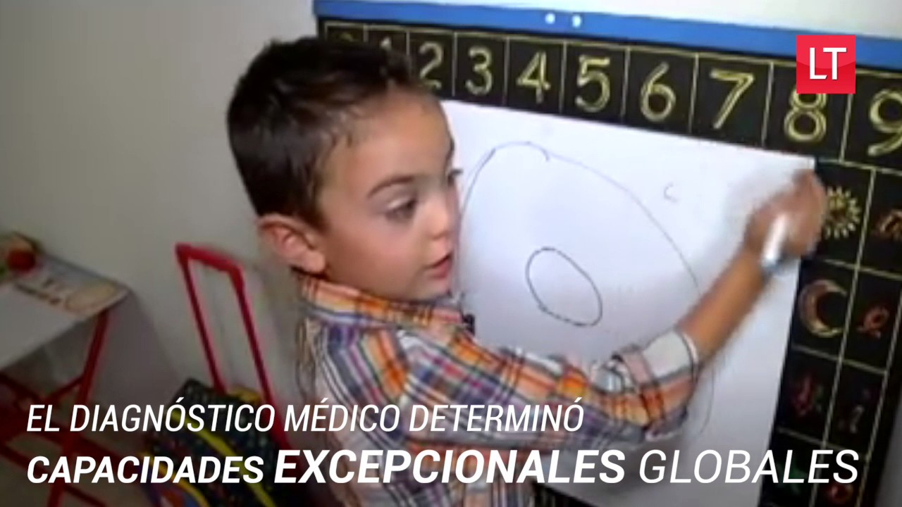Este niño de 5 años tiene el coeficiente intelectual de Einstein