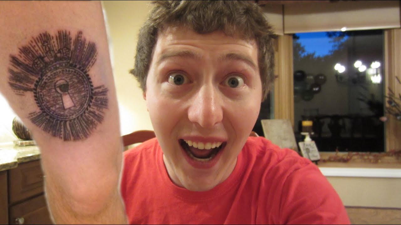 GETTING A FALL OUT BOY TATTOO!!!!!