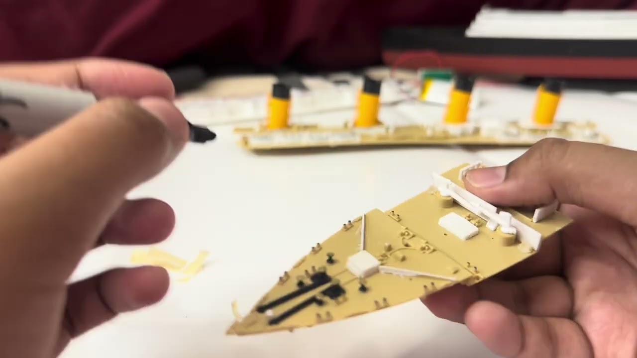 I am painting and colouring my TITANIC model￼