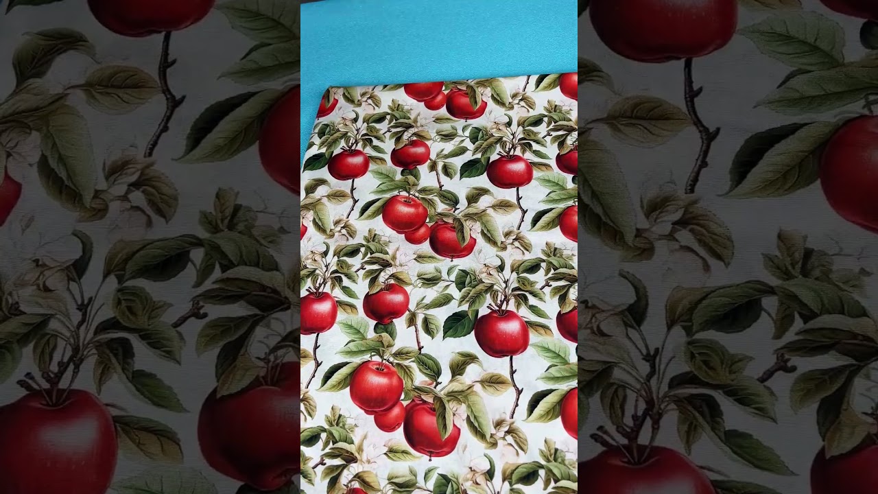 Tecido Tricoline Digital Maçãs e Florais Fundo Creme 9100E13698