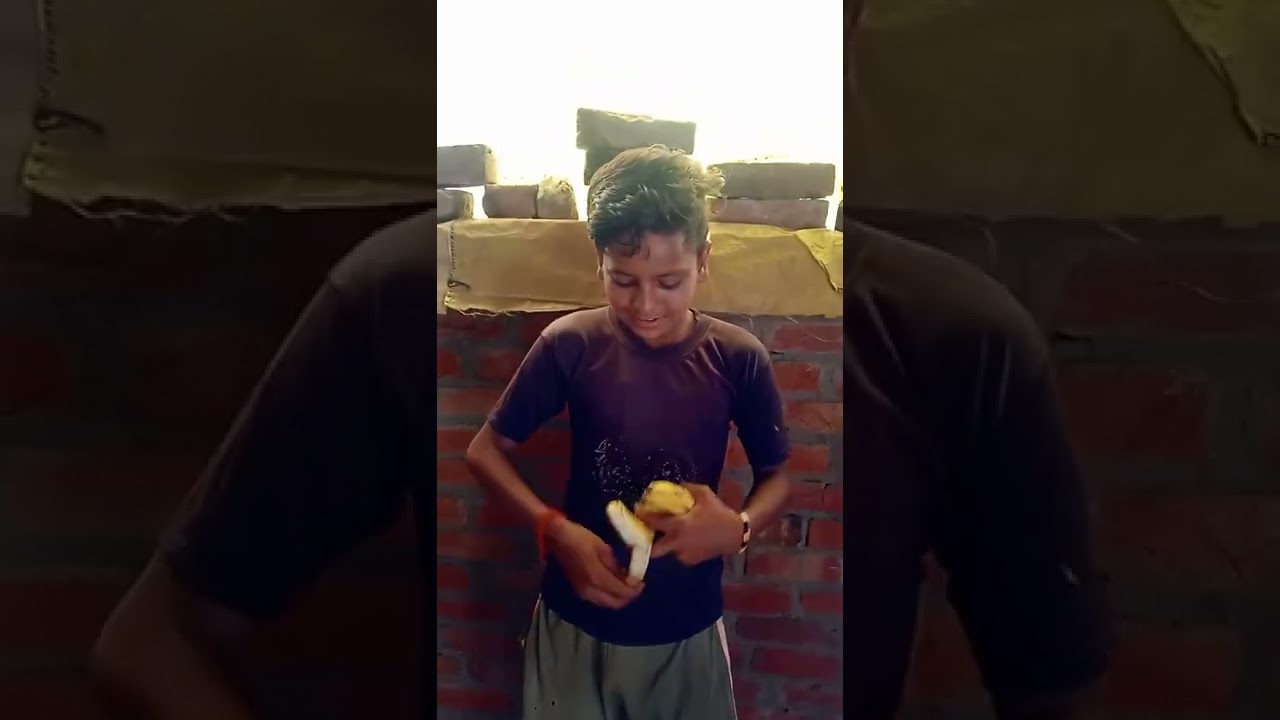 Kele challenge 12 years old boy 👦challenges केला चल्लेंगे #kela #challenge #shorts #trending