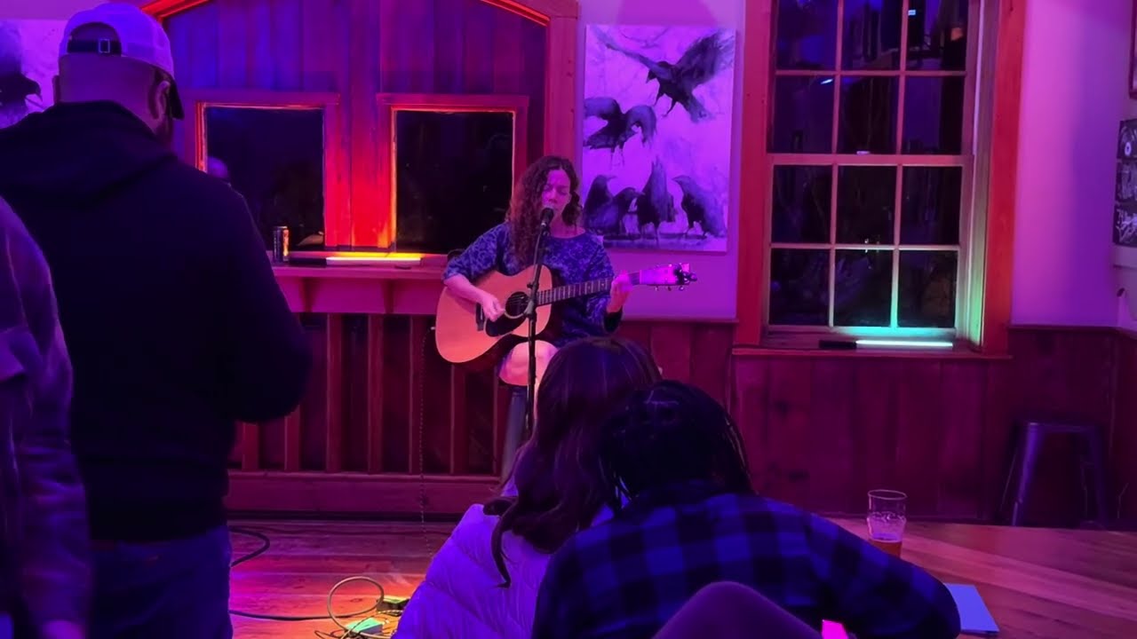 Julie Webb - Moon Mirror (Live from Dew Point’s Cabin Fever Talent Showcase)