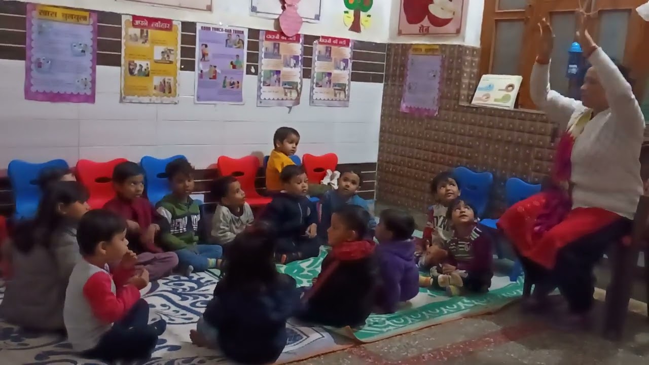 Anganbadi bacchon ko#pree class#poem moment#viral #funny #like #subscribe #🙎🙍🙇🧖👌✅🔥