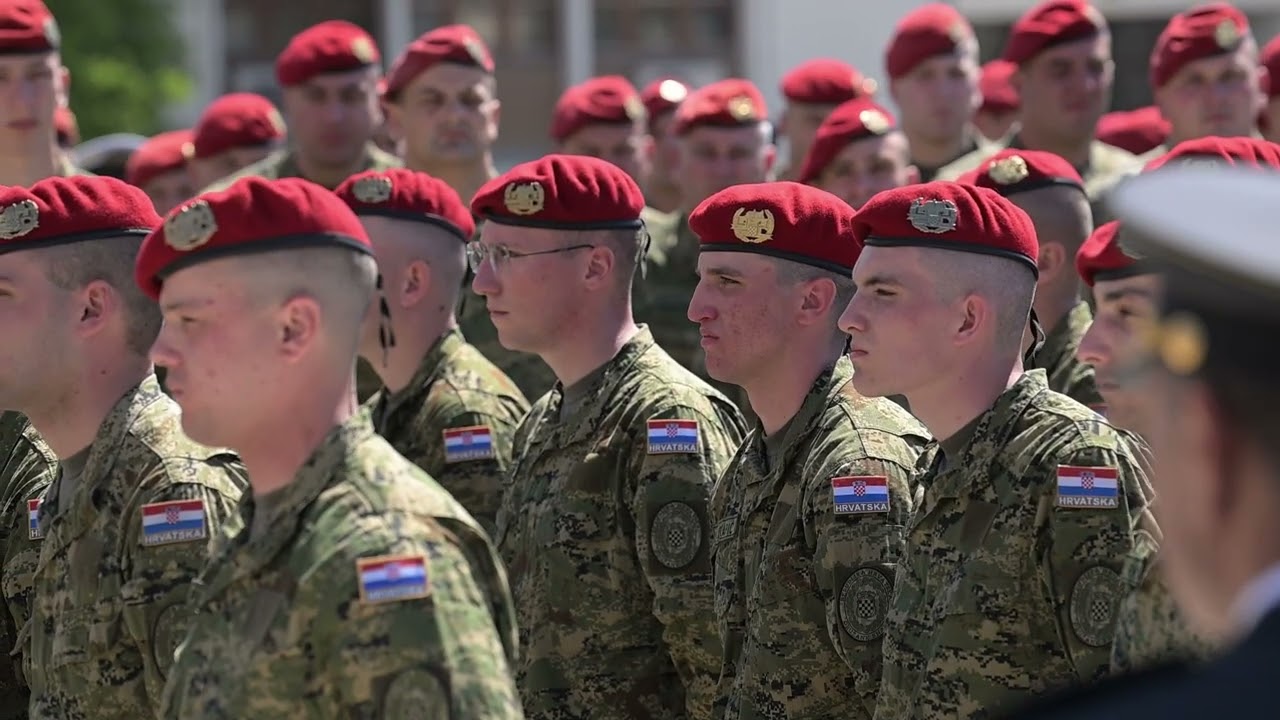 Predsjednik Milanović na svečanoj prisezi 3. mehanizirane bojne Pauci