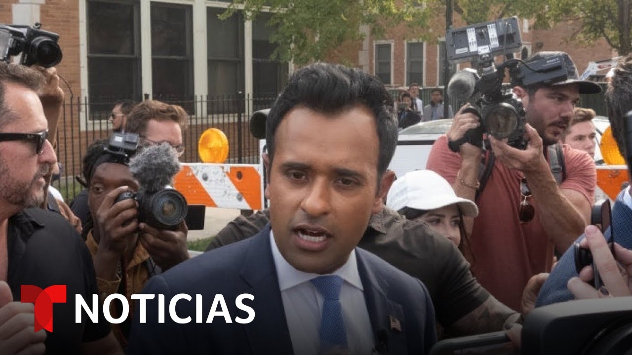 El trumpista Ramaswamy fue a la protesta fuera de la convenci&oacute;n dem&oacute;crata | Noticias Telemundo
