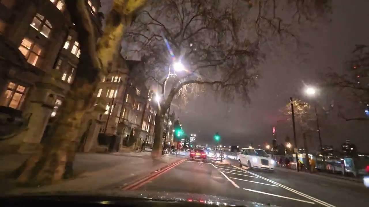 London Nights Come Alive: POV Dashcam Drive Through the City 🌆✨