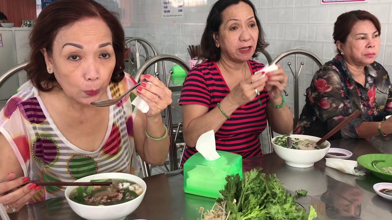 Eat Squid Noodles in Vinh Long. Share life in the West. HD Video