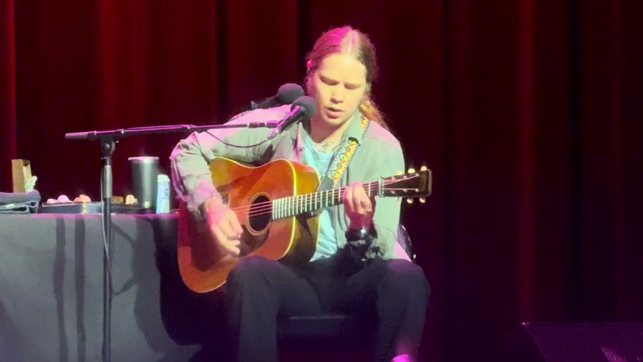 Billy Strings, Bryan Sutton & Royal Masat ‘’Blue Railway Train’’ 9/15/25 Ryman Auditorium (4K video)