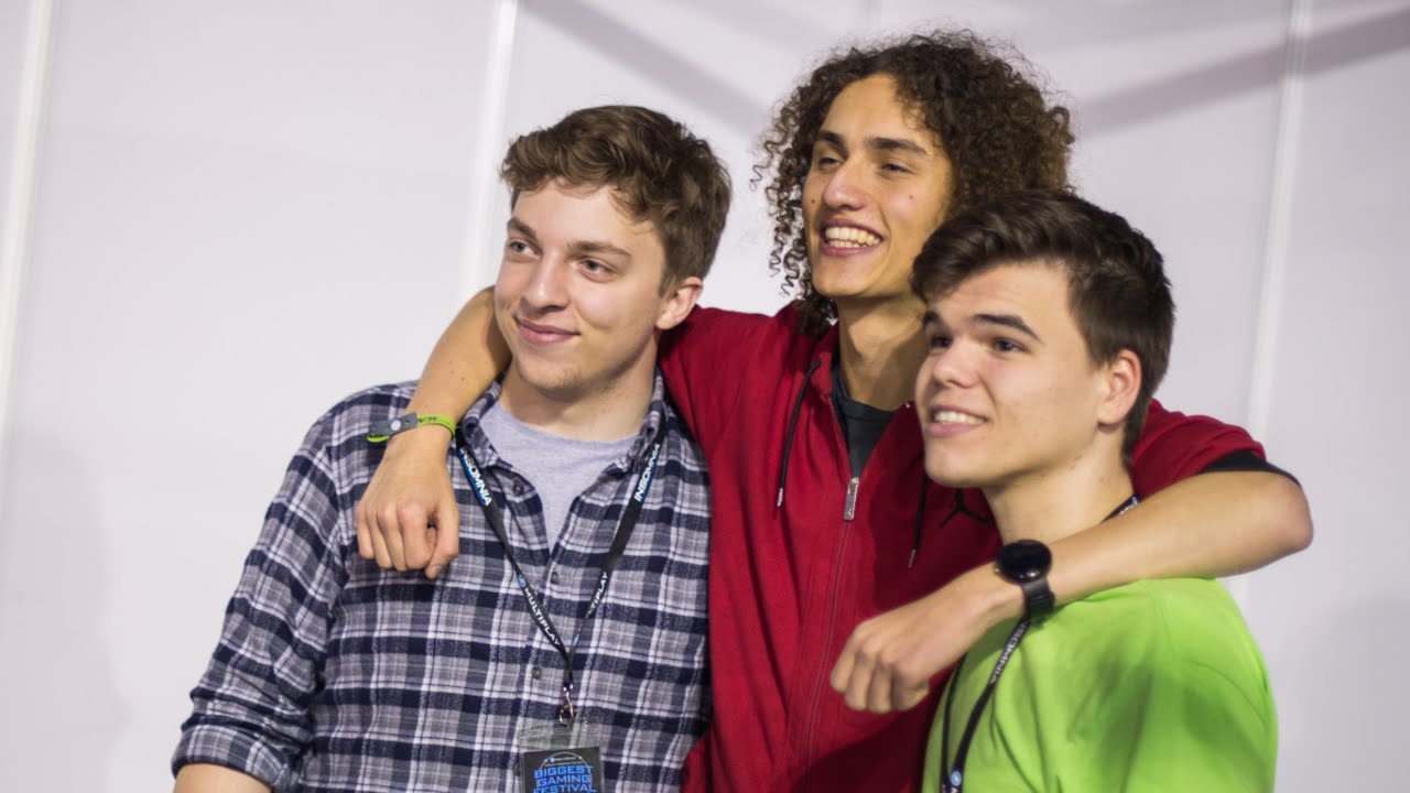 AWESOME INSOMNIA 54 VLOG!