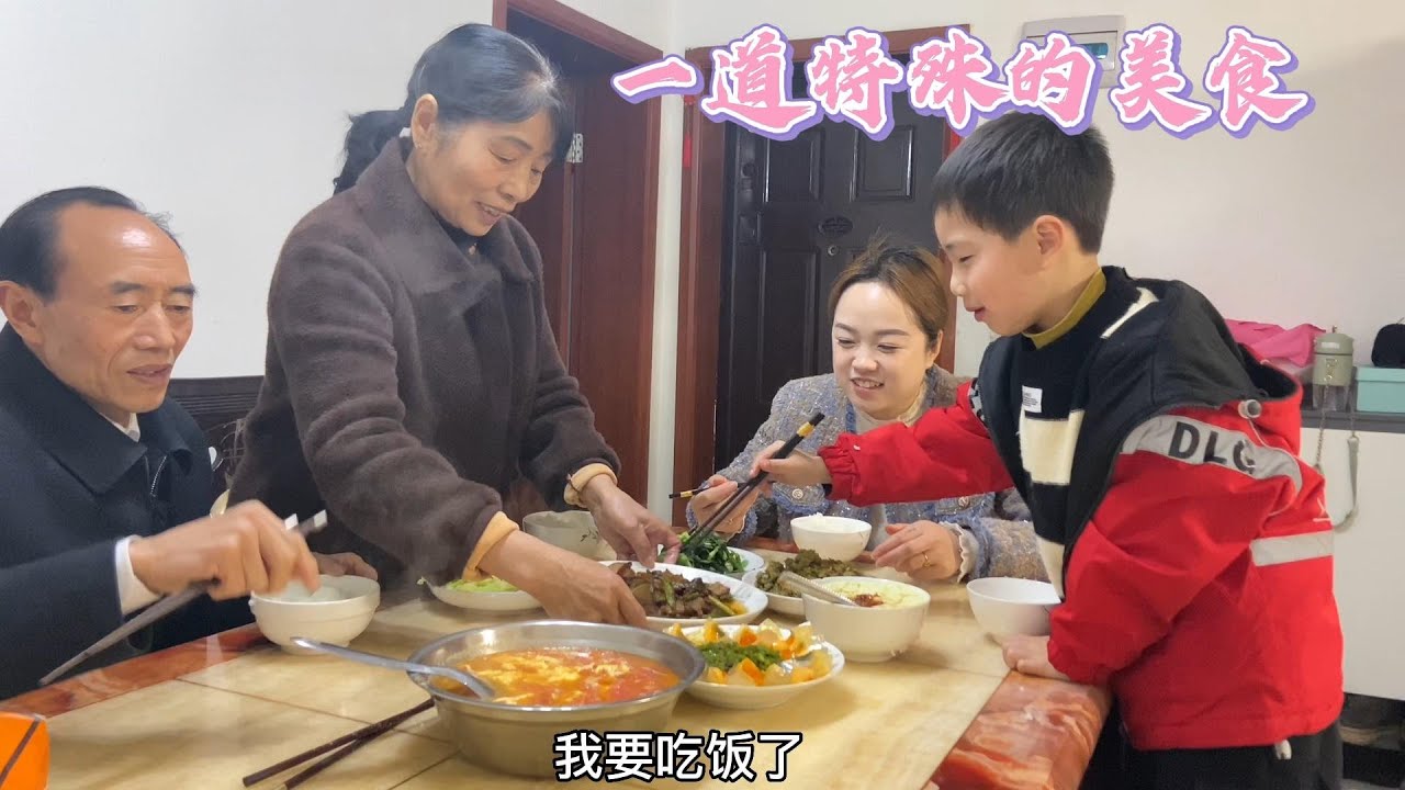 婆媳俩一不小心安排了全蛋宴，椿芽蛋饼好受欢迎，这一顿吃得满足