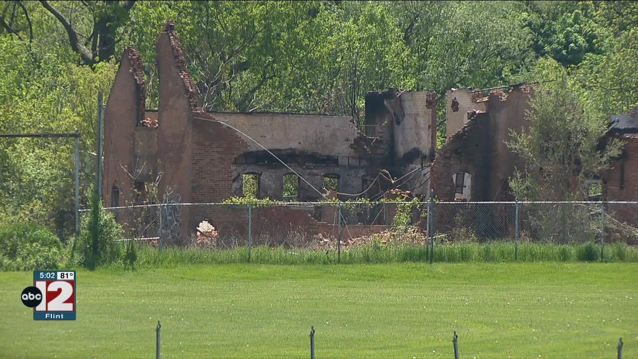 Flint Fire Department investigating several fires at vacant schools