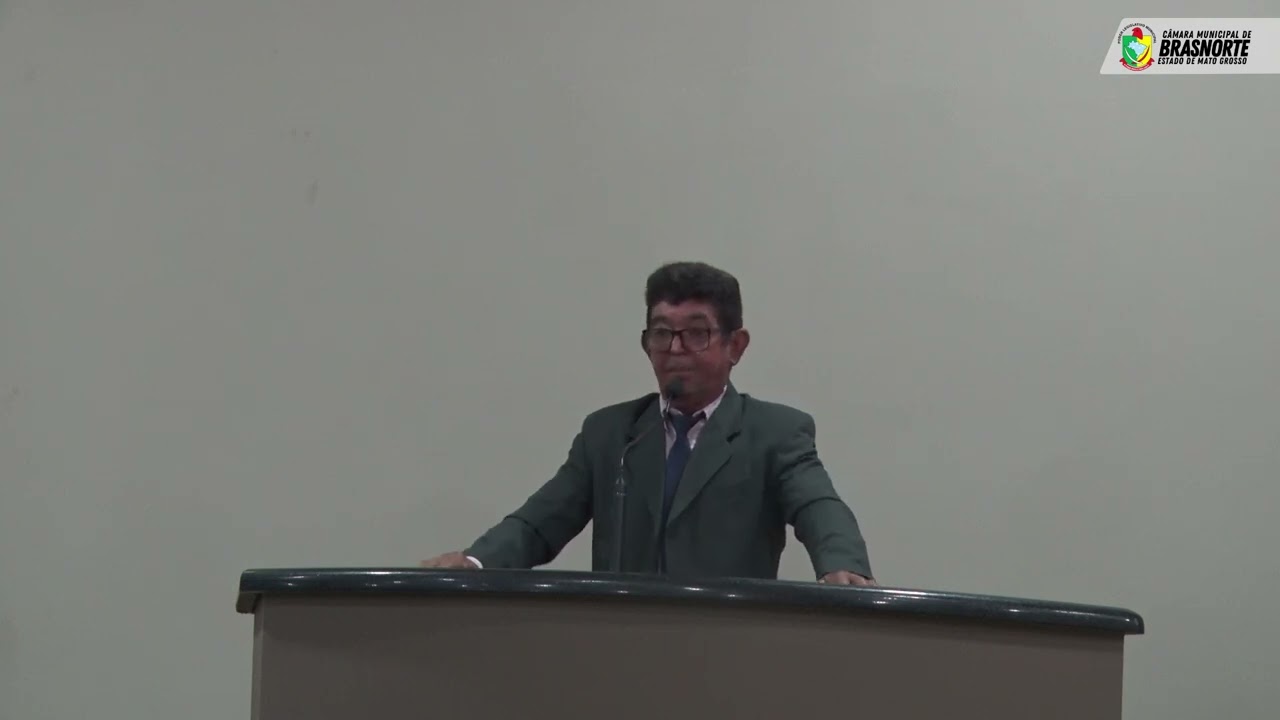 Vereador Manico denuncia erros graves de engenharia em asfalto e alerta para risco em ponte