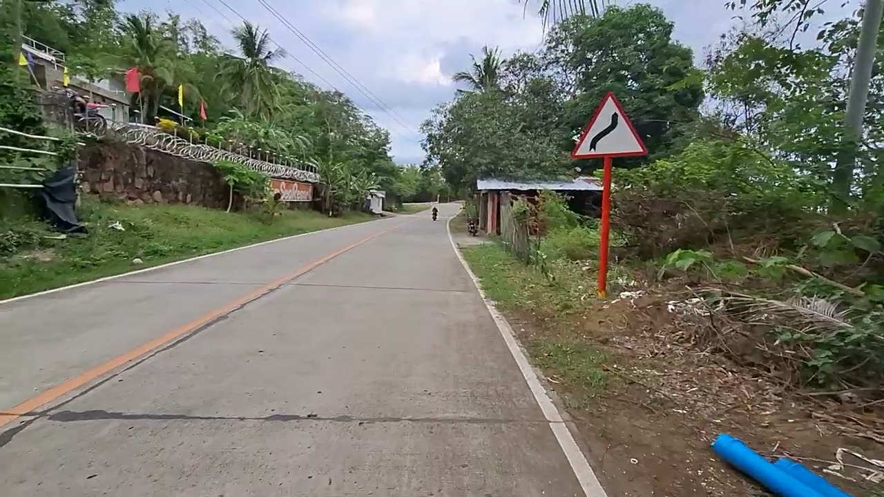Walang masakyan lakad nallng kmi guys