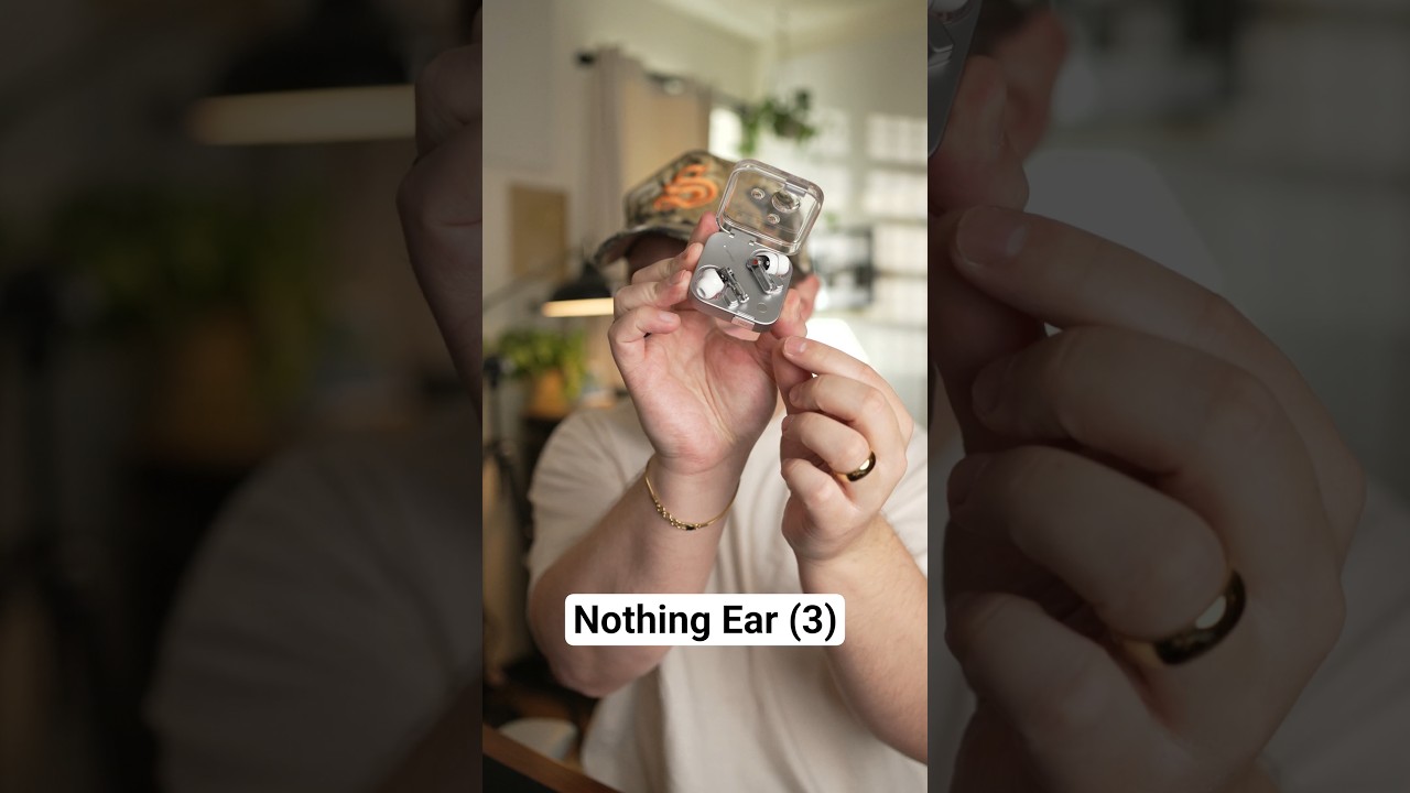 В корпусе наушников Nothing Ear (3) встроен микрофон.