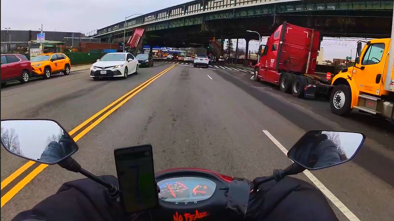 Я развозил еду, пока моя рука не посинела.