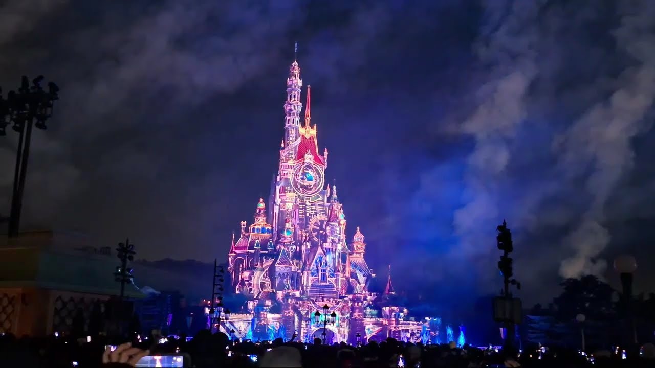 THE MOMENTOUS - top attraction in Hongkong Disneyland (full video) /Magz Coja