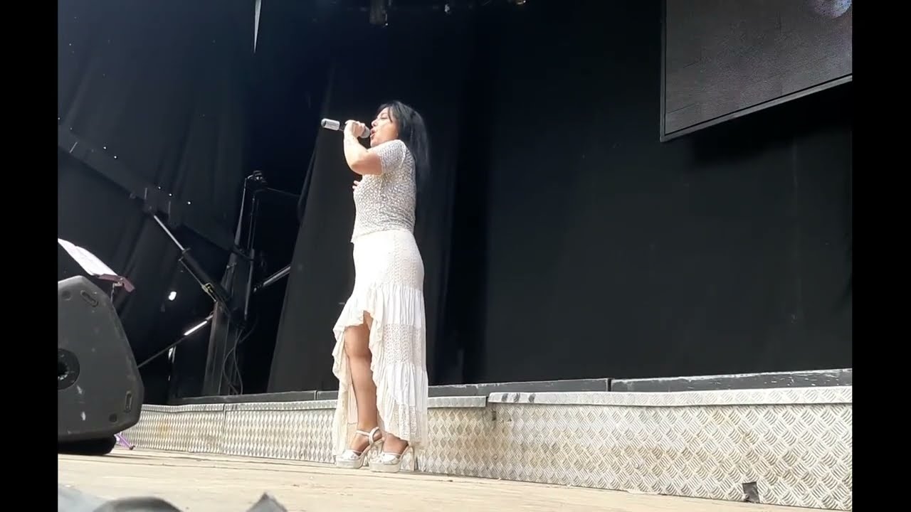 MERCEDES BEN SALAH - Fue Tan Poco Tu Cariño (Fiestas Bº Laviada)