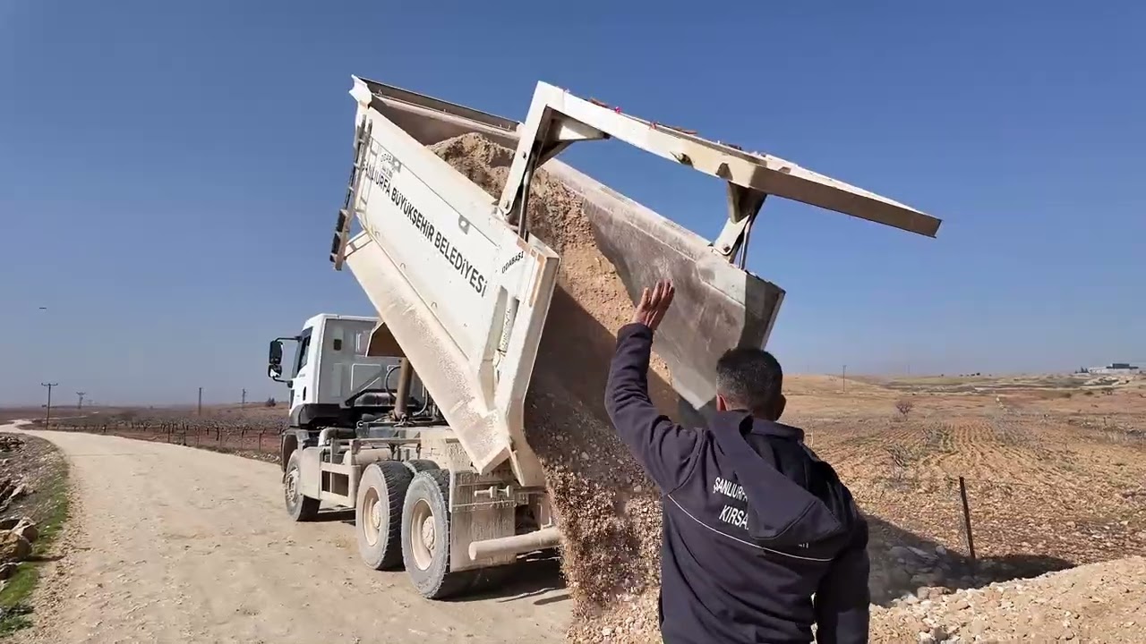 BÜYÜKŞEHİR, KIRSALDA YOL SEFERBERLİĞİNİ SÜRDÜRÜYOR