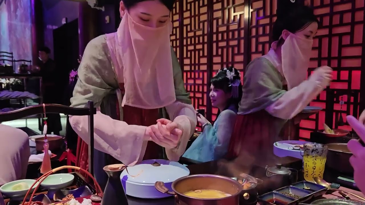 重庆礼宴巴国 (Banquet in Ba Kingdom, Chongqing)