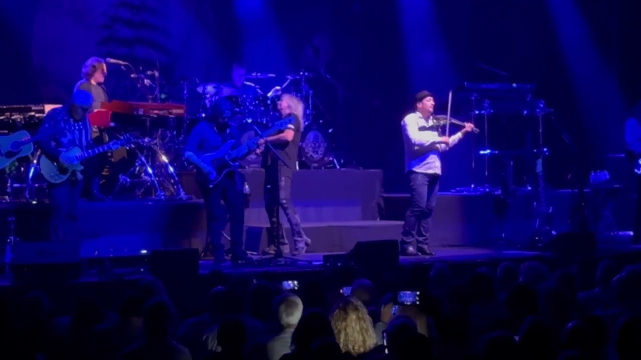KANSAS Perform PLAY THE GAME TONIGHT Feat. Tom Brislin on Terrific Piano Intro at Hard Rock in Tampa