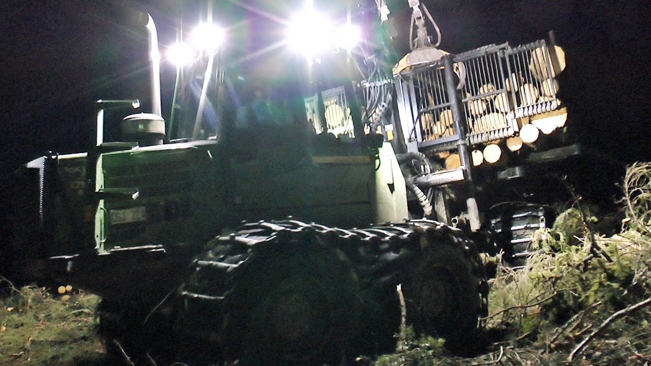 John Deere 1710 D  at Night, Sweden