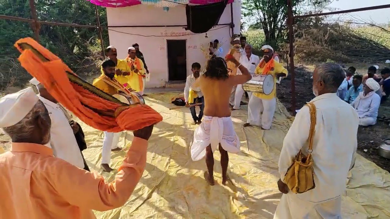 हेडाम कार्येक्रम करमाळा तालुक्यात मलवडी गावात सादर करण्यात आला पुजारी महादेव वाघमोडे शिंगेवाडी
