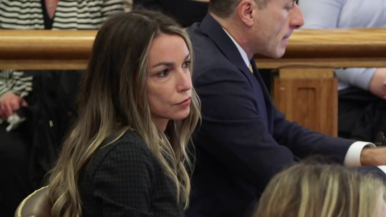 Police officers, firefighters on stand in Karen Read trial