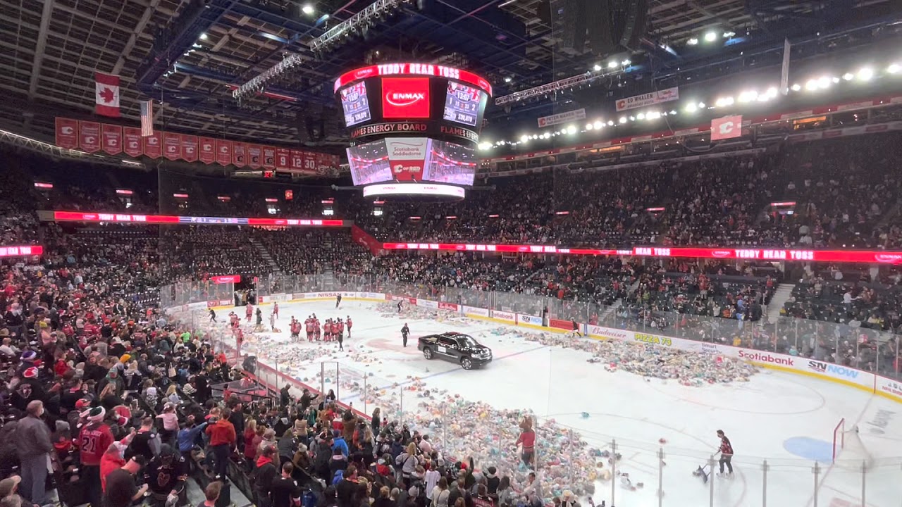 2021 Calgary Hitmen Teddy Bear Toss.