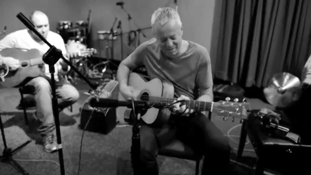 Honeysuckle Rose | Collaborations l Tommy Emmanuel with Ian Cooper & Ian Date