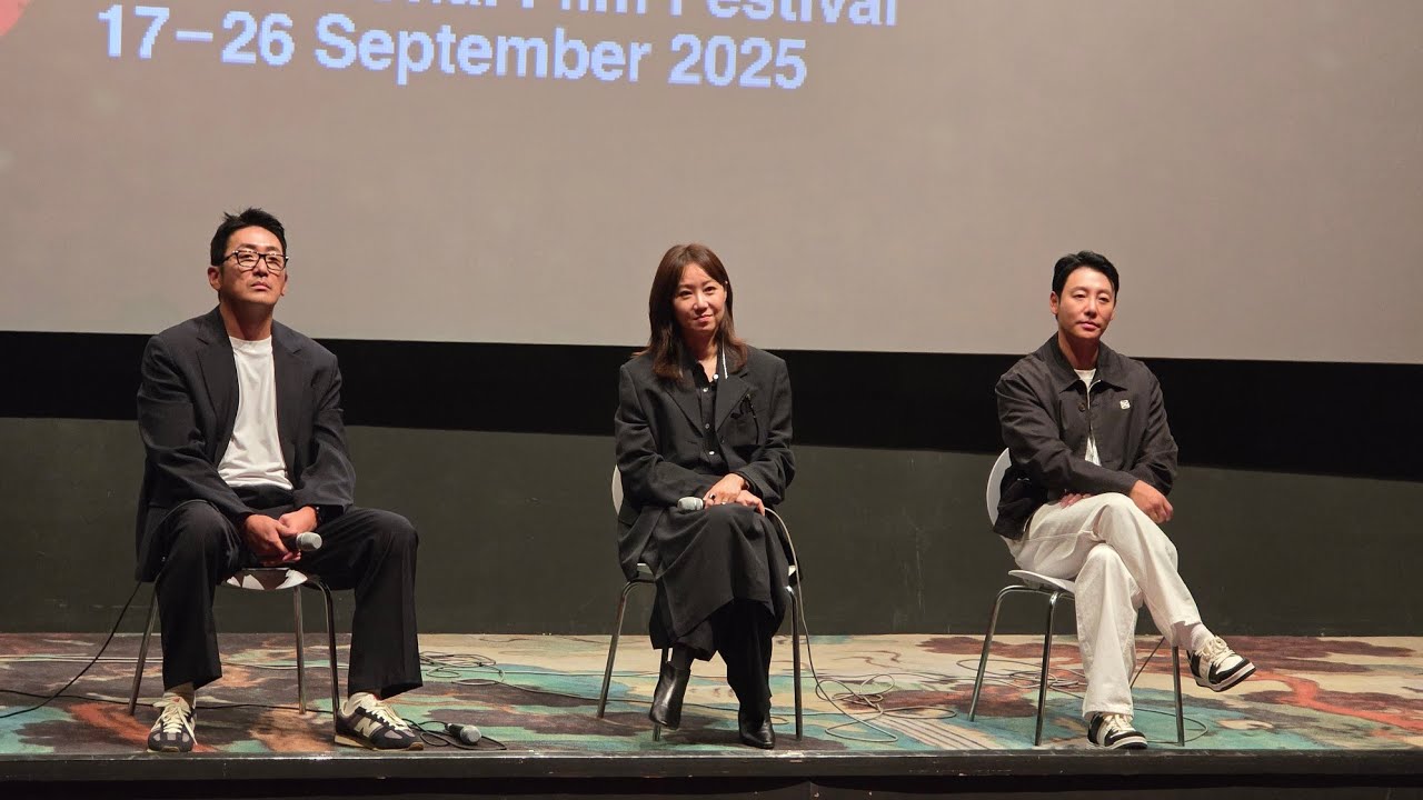 윗집 사람들 GV 제 30회 부산국제영화제 The People Upstairs 30th BUSAN International Film Festival #공효진 #하정우 #김동욱
