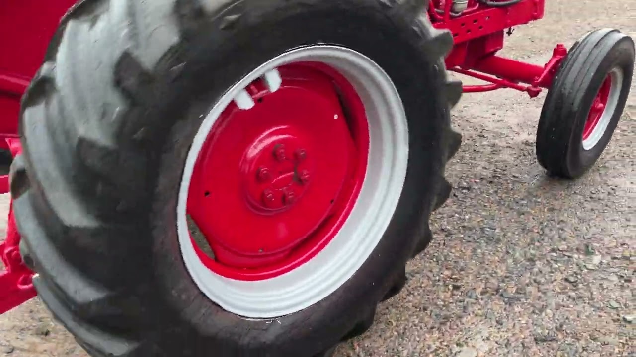 McCormick International Farmall B450