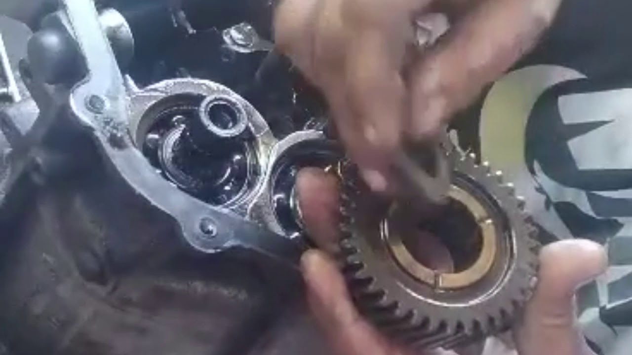 Desarme de caja de velocidad trafic 2.1