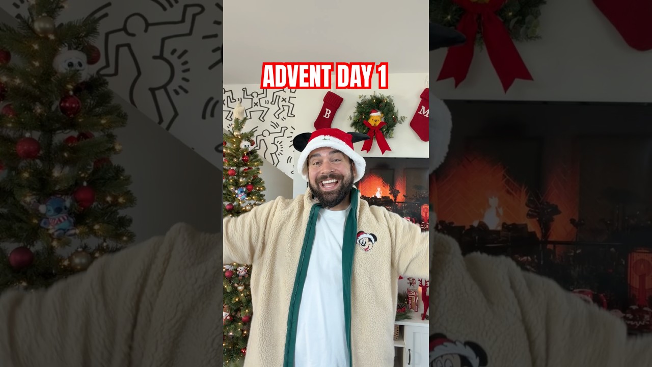 Первый день Адвента! Открываю ЧЕТЫРЕ календаря Диснея!! 🎄✨