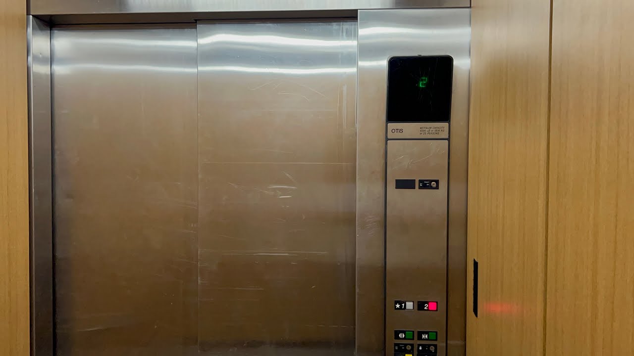 INTERESTING Otis Series 1 Hydraulic Service Elevator @ Danbury Fair Mall - Danbury, CT