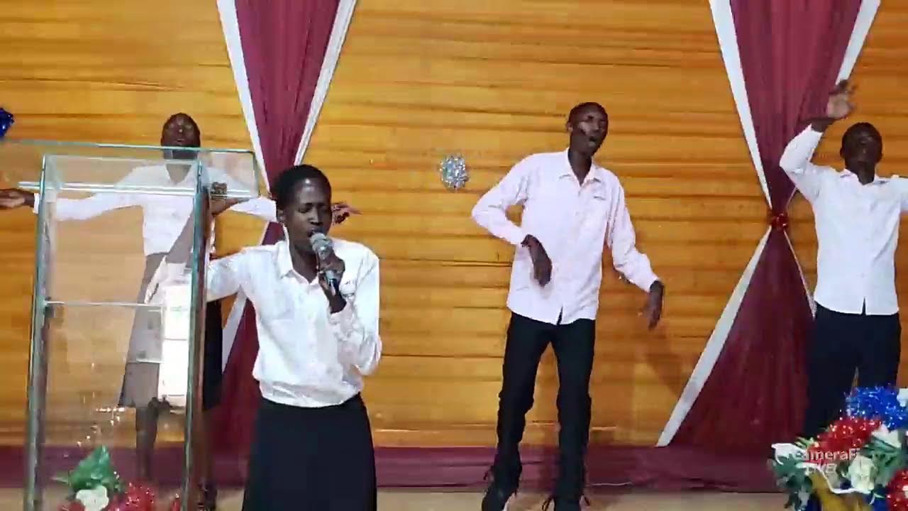 PRAISE AND WORSHIP MOMENT