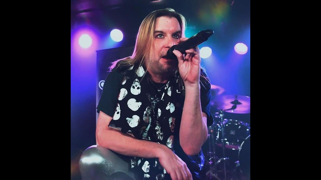 RockEyez video interview with Brett Kelly &ndash; Gelatin Skelatin