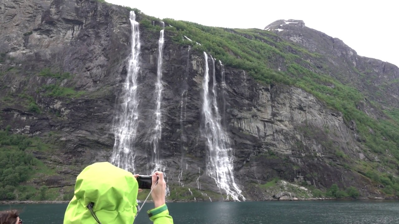 Seven Sisters & The Suitor Waterfalls, Norway. Водопады Семь Сестер и Кавалер; Норвегия (2408sp)