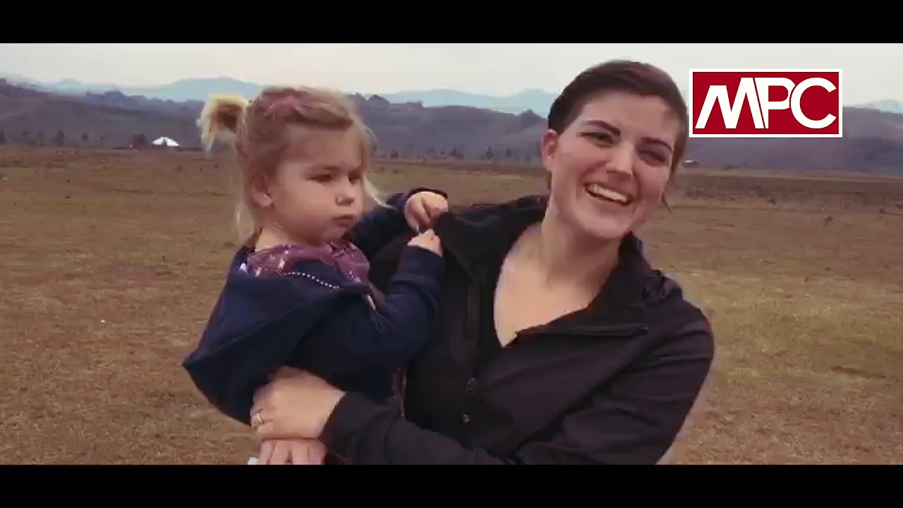 Посмотрите, как наслаждаются этим американцы, живущие в Минембве...