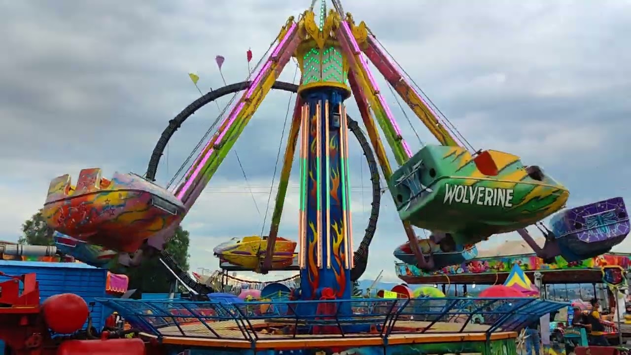 En la feria de Naucalpan 2025 (juego mecánico el Huracán) Atracciones Alcántara Coyotepec presentes