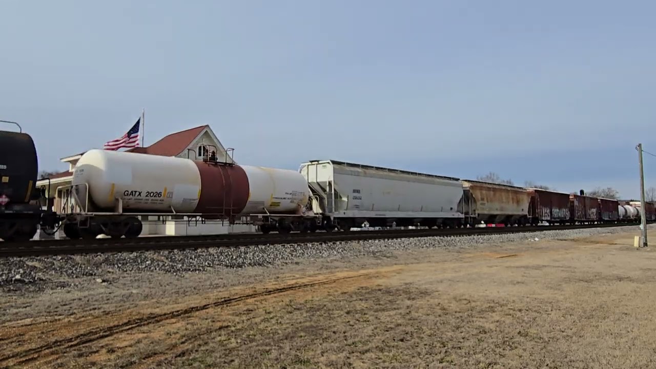 Norfolk Southern 171 manifest train heading South thru Spring City, TN.