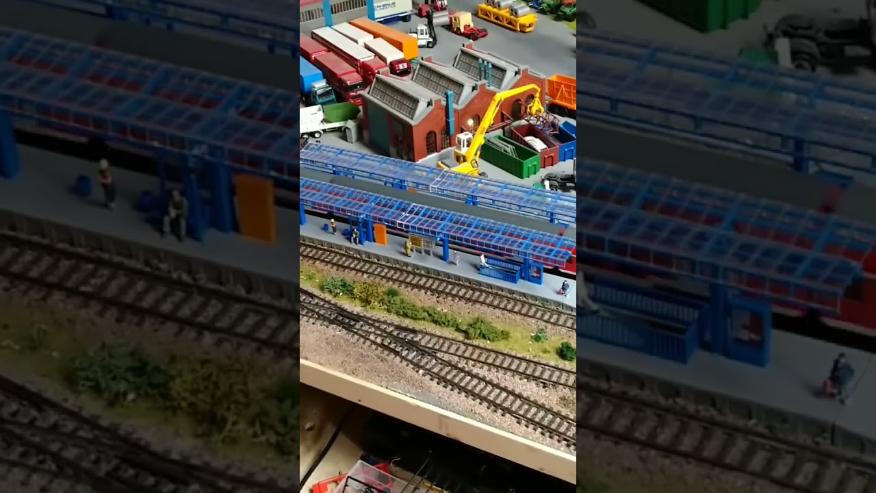Roco 78763  BR 218 460 Conny mit M&auml;rklin  Doppelstockwagen auf Einfahrrunde  #shorts