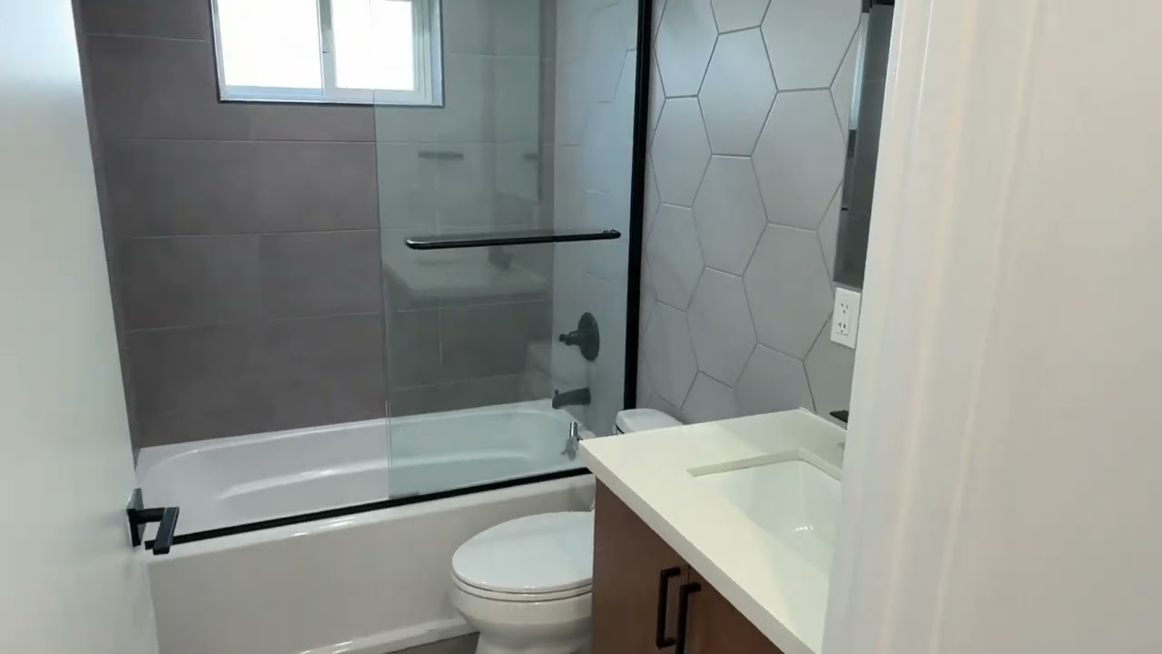 Rent $4000 3bed 3bath 2 car garage ,Mid Wilshire