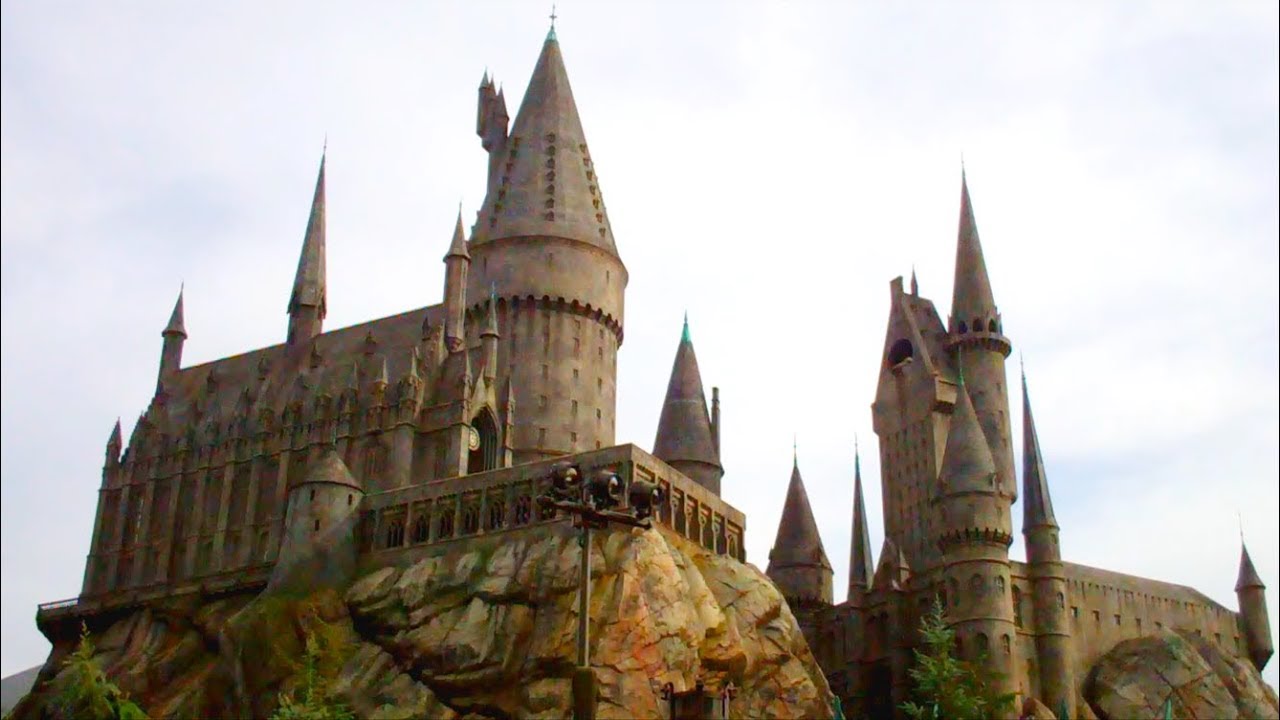 A Castle Walk through Hogwarts at Universal Studios Hollywood