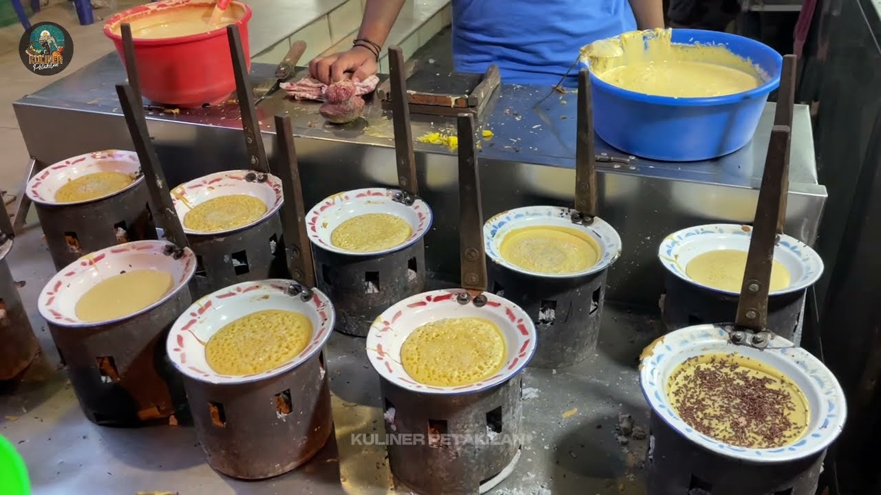 The one of legend cake in medan since 1974 - Martabak Piring Murni Indonesian Street Food