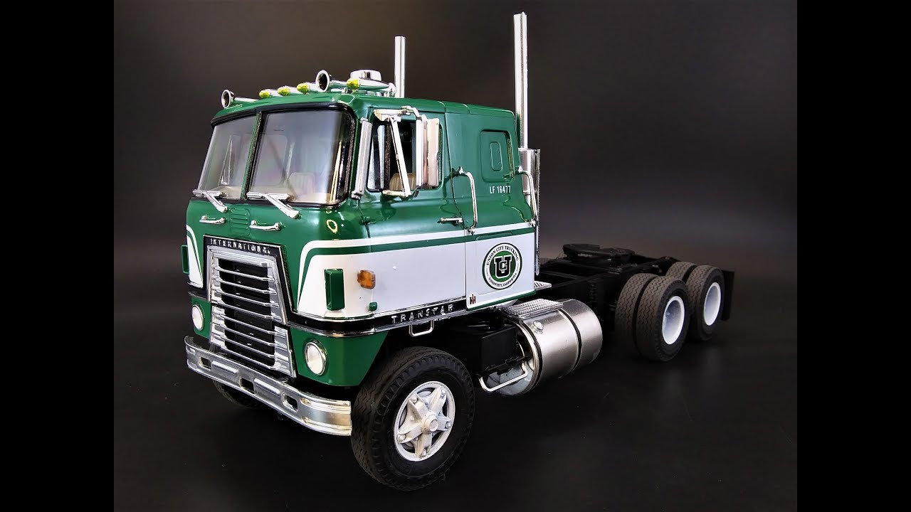 NEW MOLDS! INTERNATIONAL TRANSTAR CO 4070A SEMI TRACTOR 1/25 SCALE MODEL KIT Build Review AMT 1203