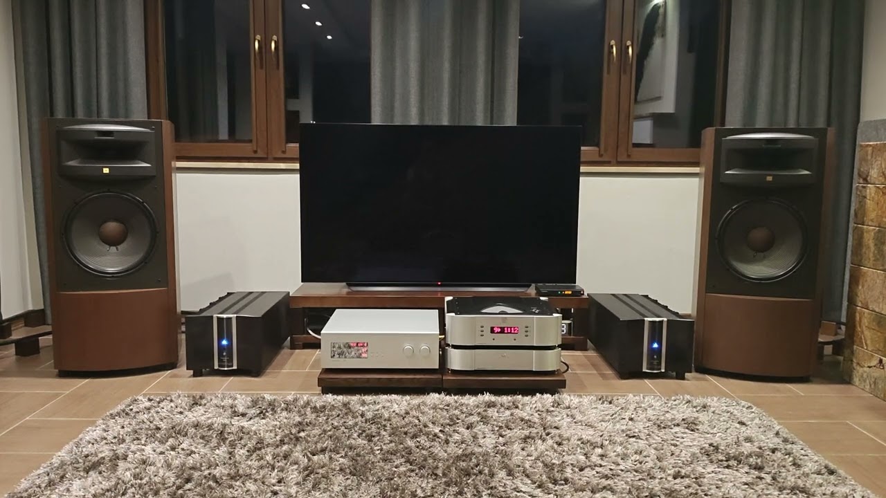 Simaudio Andromeda RS / Soulution 725 / Krell FPB 750Mcx / JBL S4800 ~ Kofi - So Aglow