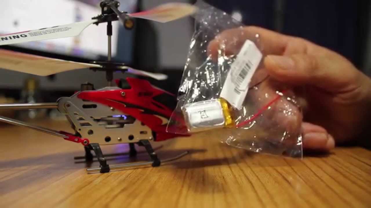 Cambiar bateria Helicoptero SYMA S107 en español