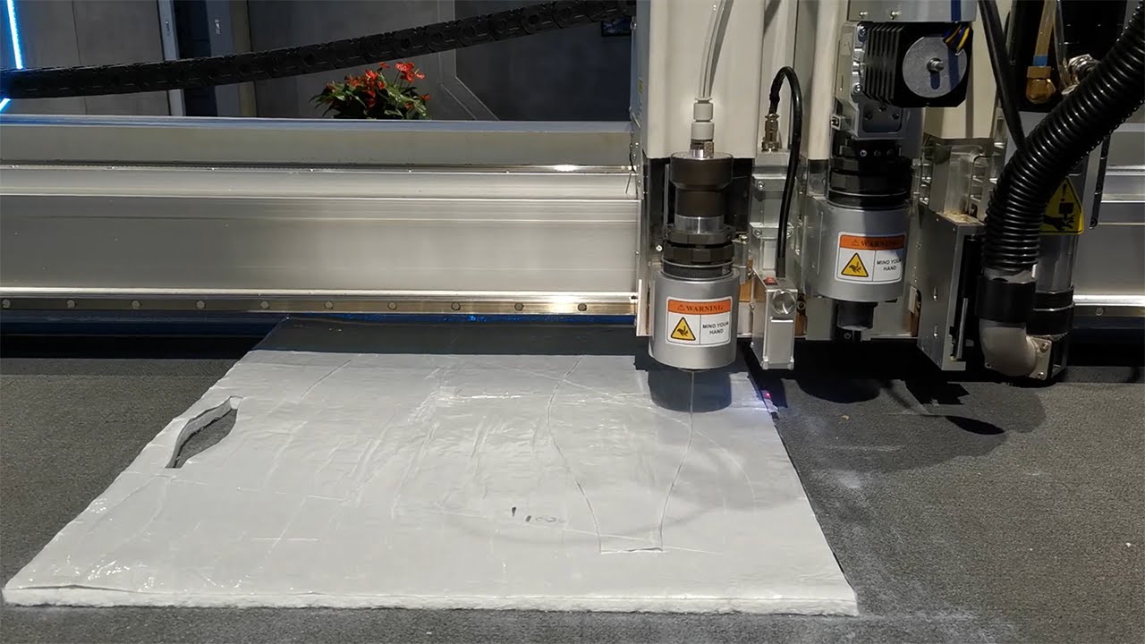 IECHO TK4S Cuts Glass Fiber (10mm,  Pneumatic Oscillating Tool)
