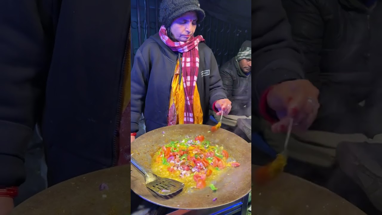 रात के 3 बजे Aunty बेचती है Maggi | Indian street food | Maggi